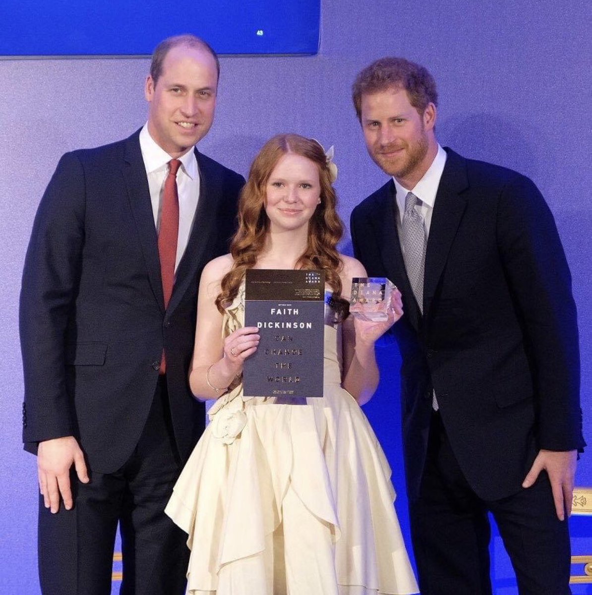 Six years ago today our Founder received one of the inaugural Diana Legacy Awards 💙 people.com/royals/cuddles…  @FaithIDickinson @DianaAward @KensingtonRoyal #DukeofSussex #10000Blankets #50CountriesWorldwide #YoureNeverTooYoungToMakeADifference
