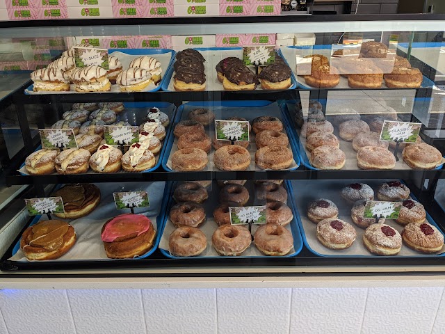 Random Bakery tweet media