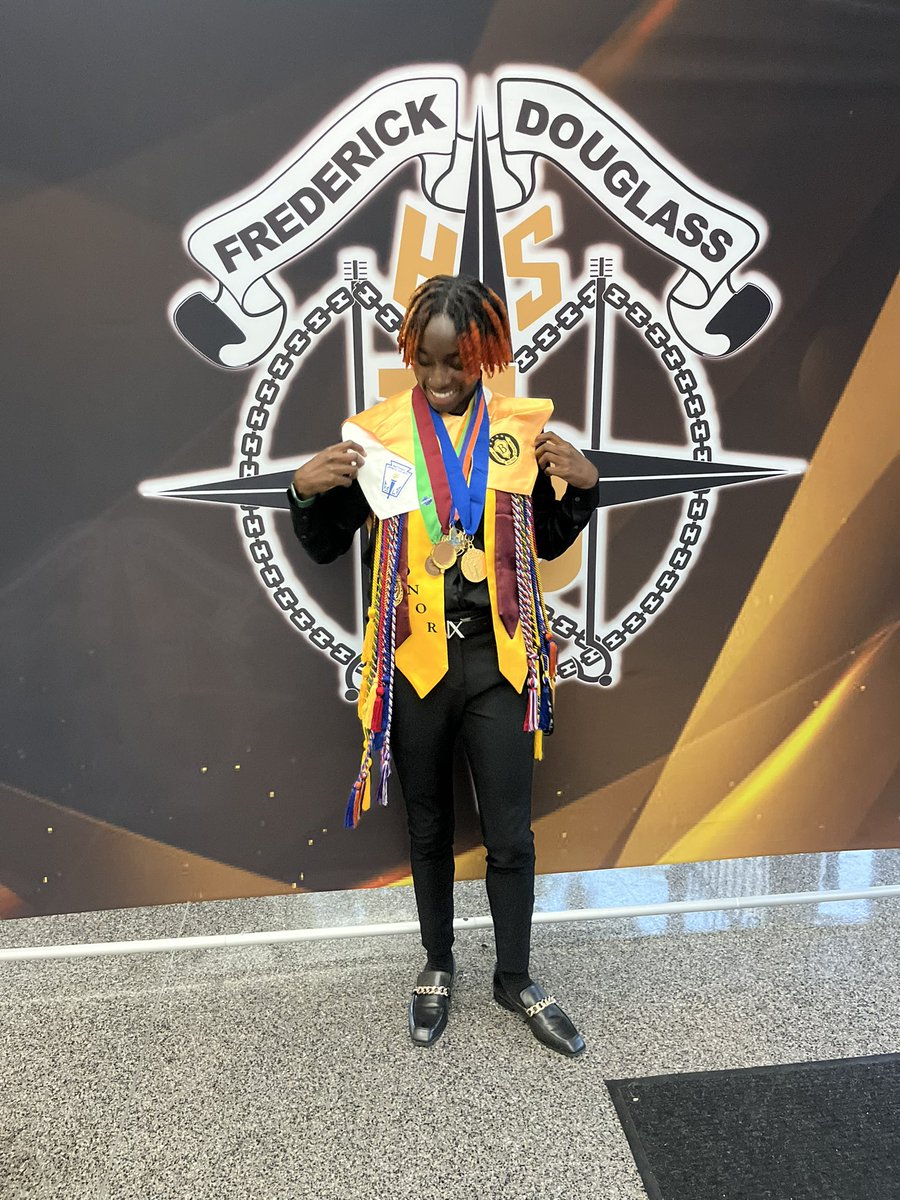 Saniiyah Burchfield tweet media