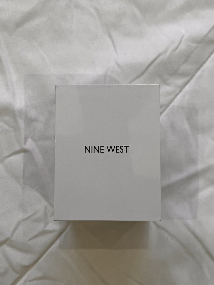 madiscarteu's tweet photo. 🧾 #madiscart 
🎧 https://t.co/twm1hF052V

                     . .  wts lfb ! 🫧 .ᐟ
         — nine west women’s watch 

 𓄳 brand new
 𓄳 payo, ₱1,500 ( can nego ! ) 
 𓄳 rfs: need funds

⌗ accessories non kpop related https://t.co/4R7YOjf7Eq