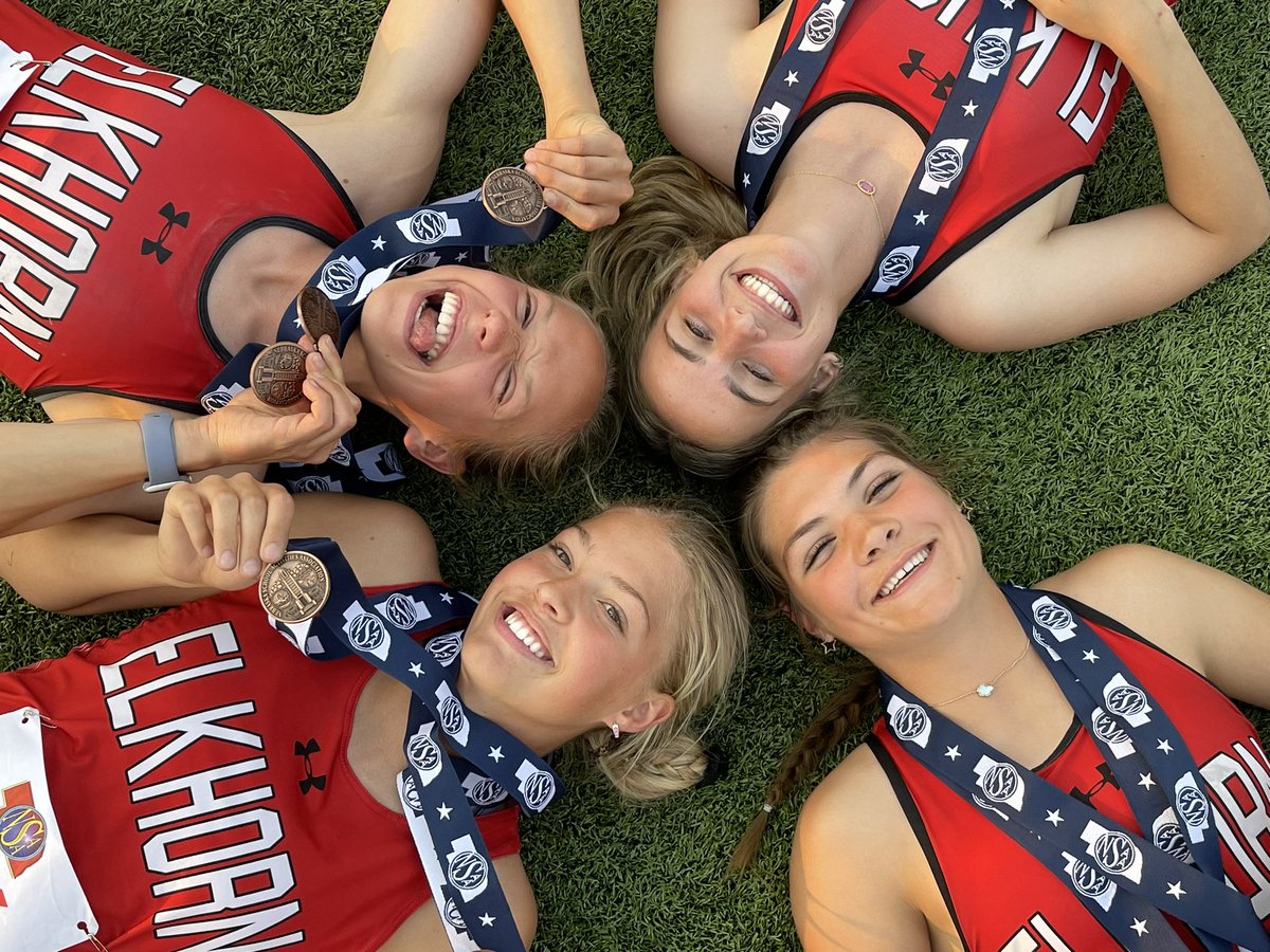 MyaLarsen1's tweet photo. 3 FOR 3!!! 4th in the 4x8, 5th in the 800 with a PR, and 4th in the 4x4!! What an AMAZING community I am a part of!! I am so grateful for my kind and hardworking teammates, competitors, and coaches!! Senior season here I come!! 🏃‍♀️❤️🤘#Philippians413 https://t.co/10hOQH7RTs