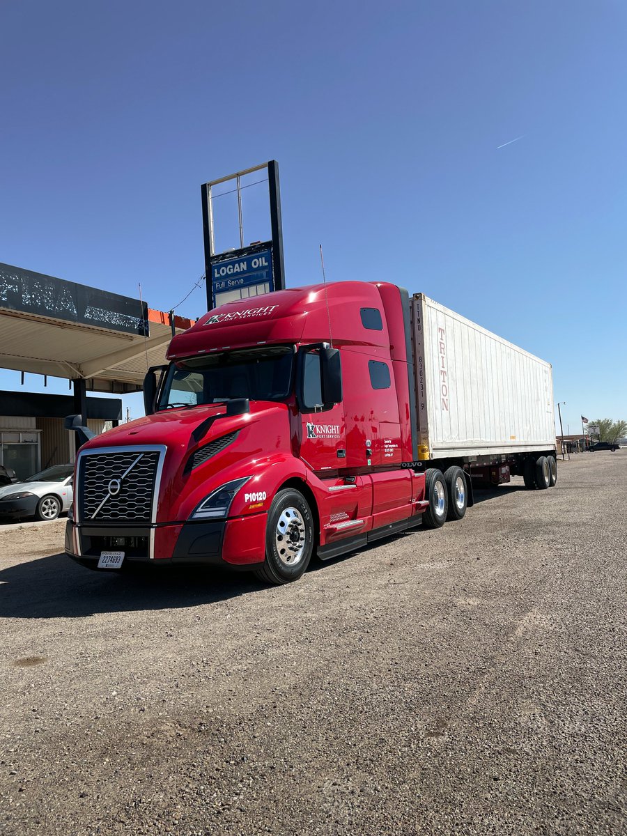 __sahagun's tweet photo. Almost a year since I got my CDL. 110,000 miles later… Bills paid , Food on the table and now a hellcat owner 🦍 Blessed. https://t.co/9sUZTTGNwT