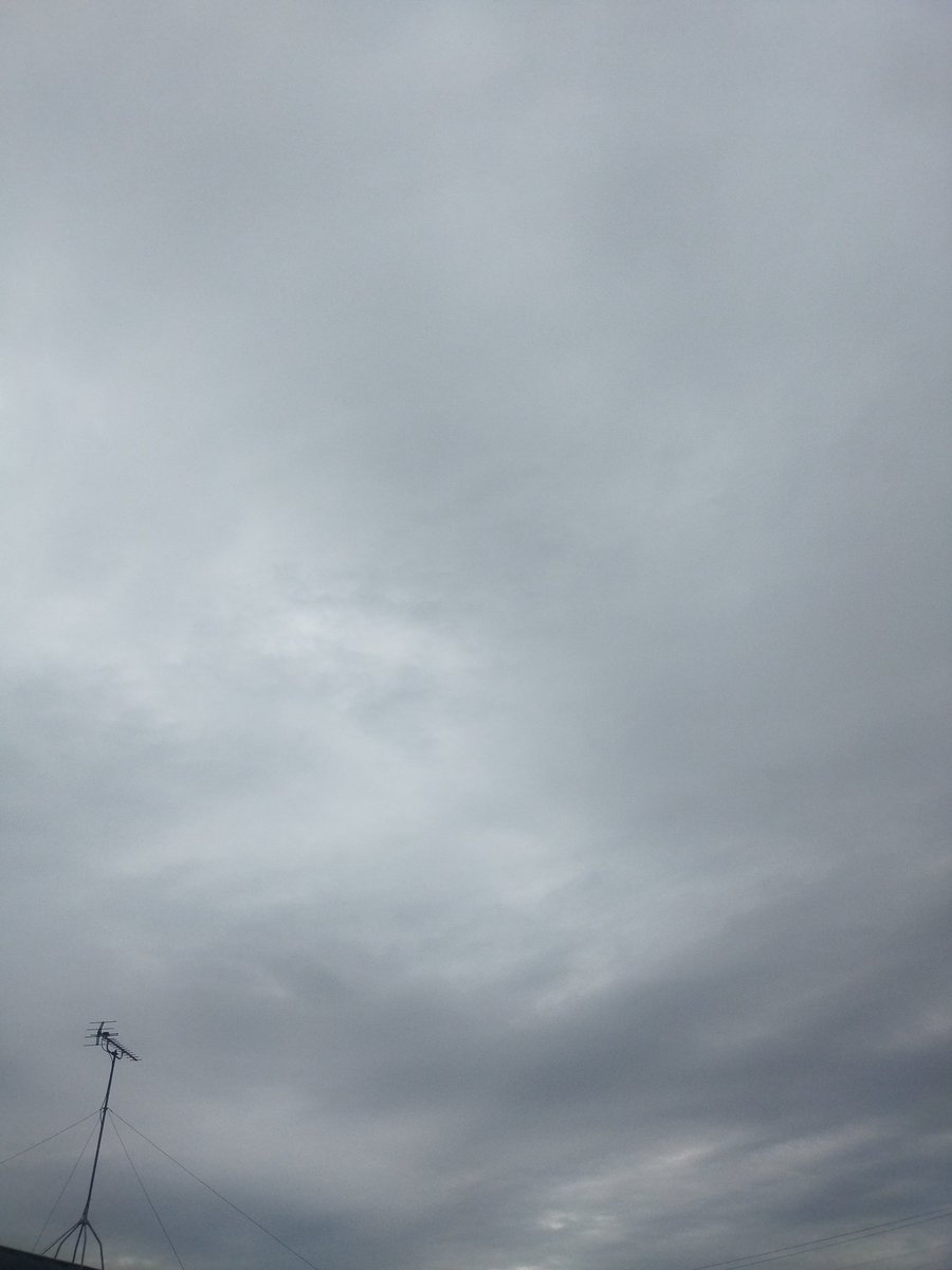 80uHoceuSB2k6s9's tweet photo. フォロワの皆様こんにちは🙂お疲れ様です🙇🤠今日は雨降りのため寒いです😵‍💫寒くなったり暑くなったり体がついて行けません。先程バイト同士言い合いの口喧嘩になってしまいまいりました😣慌てて止めました。さてさてお昼ご飯にしますか🙂後半日皆様方頑張りましょ🤠✨💫🎶 https://t.co/qOHk05Tx5f