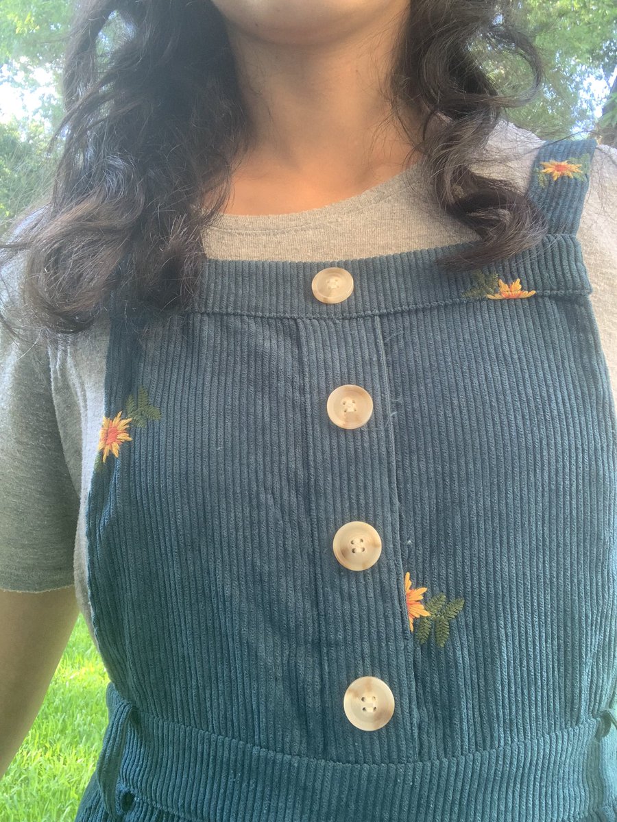 esmy_moon's tweet photo. these overalls might be one of my favorite purchases https://t.co/5lDrSnPqzh