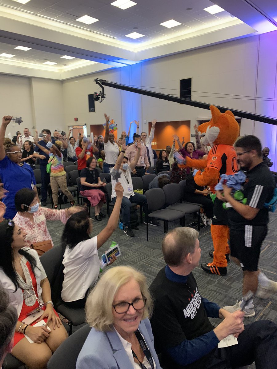 Jennifer Sanders tweet media