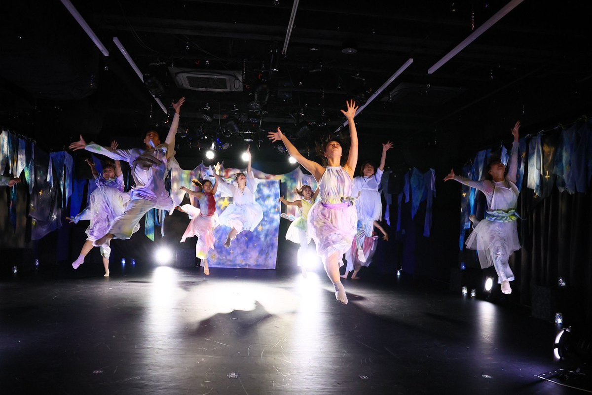 MKMDCmk's tweet photo. 先週に引き続き、今週も上演いたします。
Moment『絵空事』
ダンサーのみで作った演劇。
あなたの潜在意識に訴えかける、ちょっと不思議なスタジオパフォーマンスです。
題材は「星の王子さま」⭐️

5/19完売
5/20予約可能
5/21キャンセル待ち https://t.co/asD8lf6voX