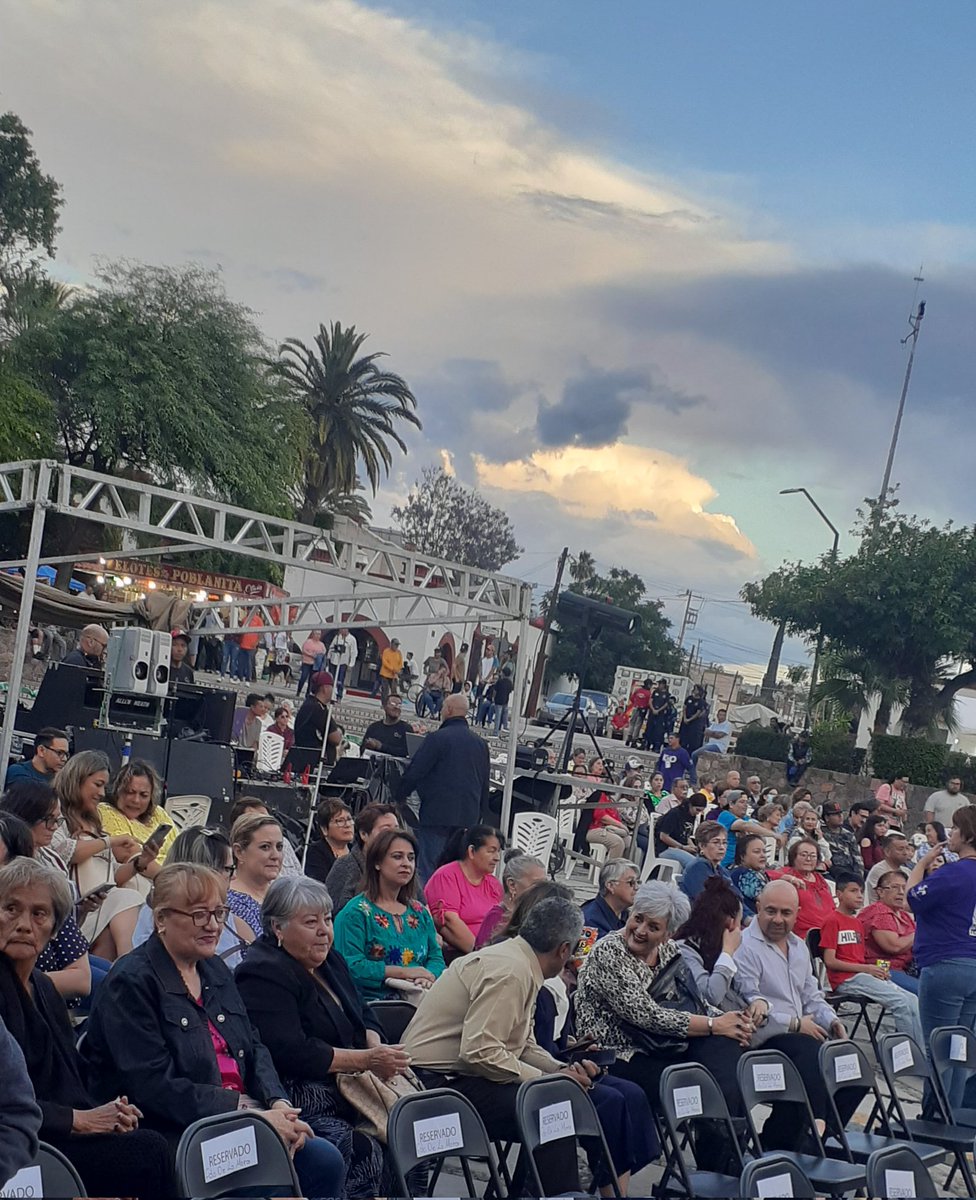 Danza,teatro,conferencias, música y exposiciones, además de una amplia variedad de gastronomía y artesanías es lo que puedes encontrar en el #FestivalKino en su edición 26.
En una palabra,diversión.
#MagdalenaDeKino