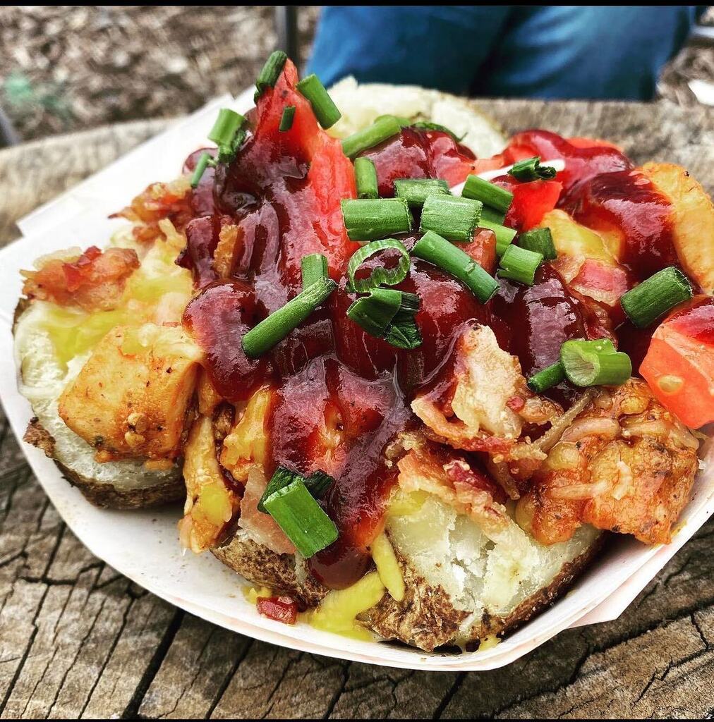 Join us tomorrow from 5:00-8:00 for @knoxspiffyspud as they serve up potatoes in ways you never thought of.  This food truck is hot right now!  Doors open at 2:00 on Friday.  See you soon. #craftbeer #knoxbeer #knoxvilletennessee instagr.am/p/CsaJuURMKhZ/