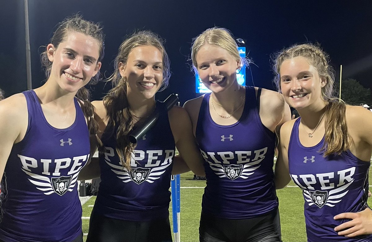 Piper_Track's tweet photo. Our last girl state qualifiers are the 4x400m relay team of Anneliese Lockwood, Addisyn McCarty, Kylie Rice, and Ryann Clark. The girls ran a fantastic time to win the 4x4 and become regional champions! https://t.co/AvtJrAXUZu