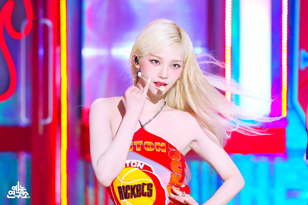 aespaintl's tweet photo. 📸230513 #KARINA ‘Spicy’ MBC Show! Music Core behind-the-scenes

https://t.co/bkWojq8ZVp

#aespa #에스파 @aespa_official https://t.co/t5lT0Es5Oe