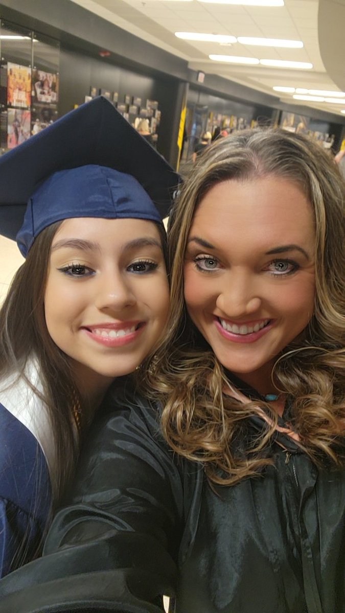 crystalabasolo's tweet photo. Class of 2023! This has been a really fun class! βοΈπππβοΈ #Easthigh #Wegraduatetogether #teacherproud https://t.co/DyBH2qo99f