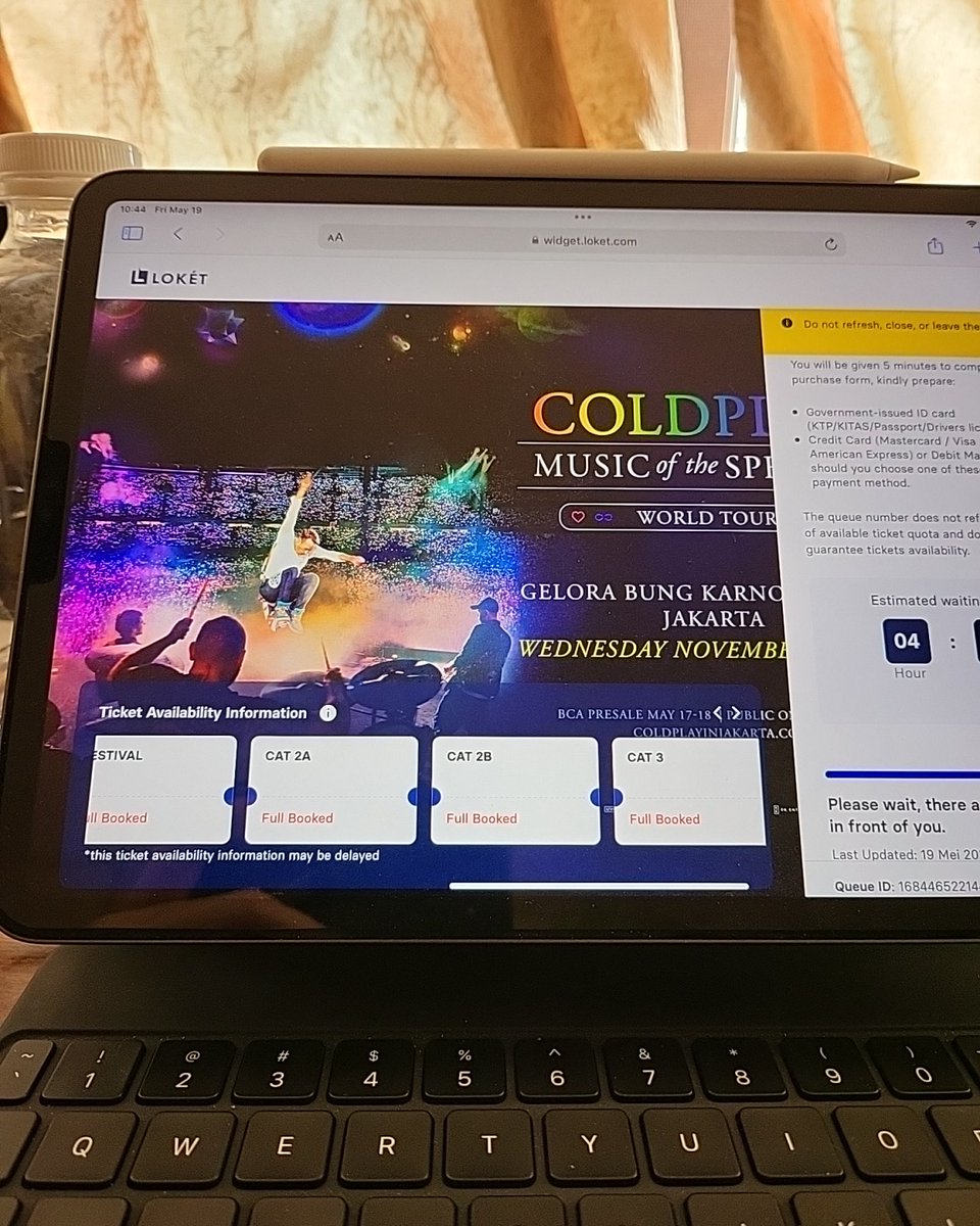 Yuk calo calo keluar dari buying page nya, menuh menuhin doang kayak sampah jakarta bangsat 🤭

#wtscoldplay #wts #coldplay