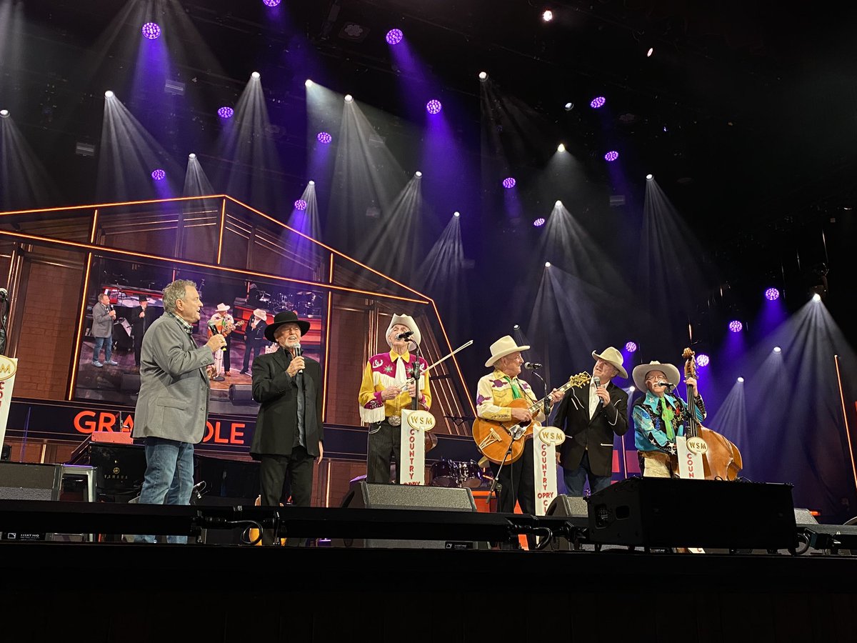 Opry Country Classics is the best way to spend a Thursday night ✨