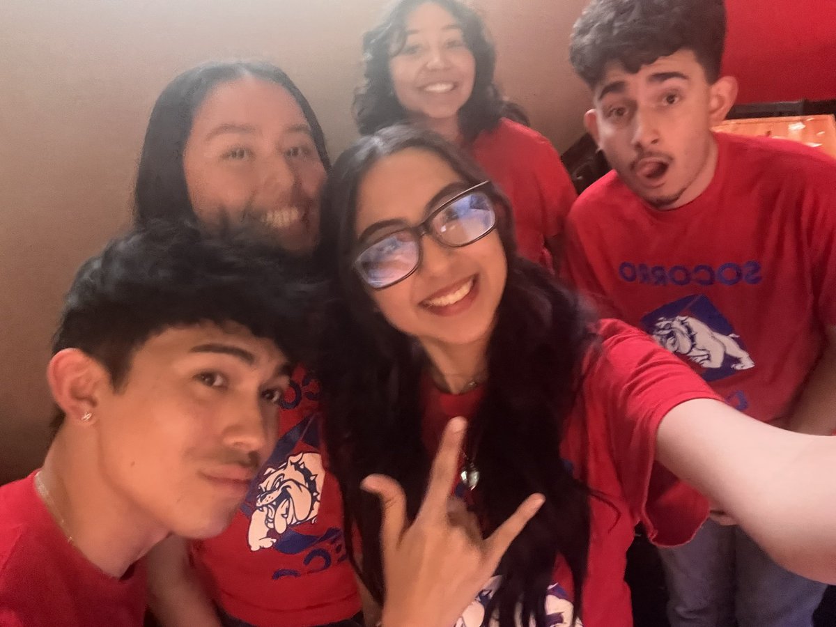 ftcesme's tweet photo. DECA bowling today with my bestest of friends. Forever grateful ❤️ https://t.co/w2KAVd20uz