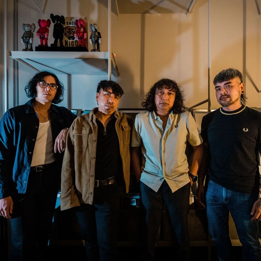 Looking forward untuk album baru daripada Prasasti 'Transisi'. <a href="/prasastimy/">Prasasti</a>