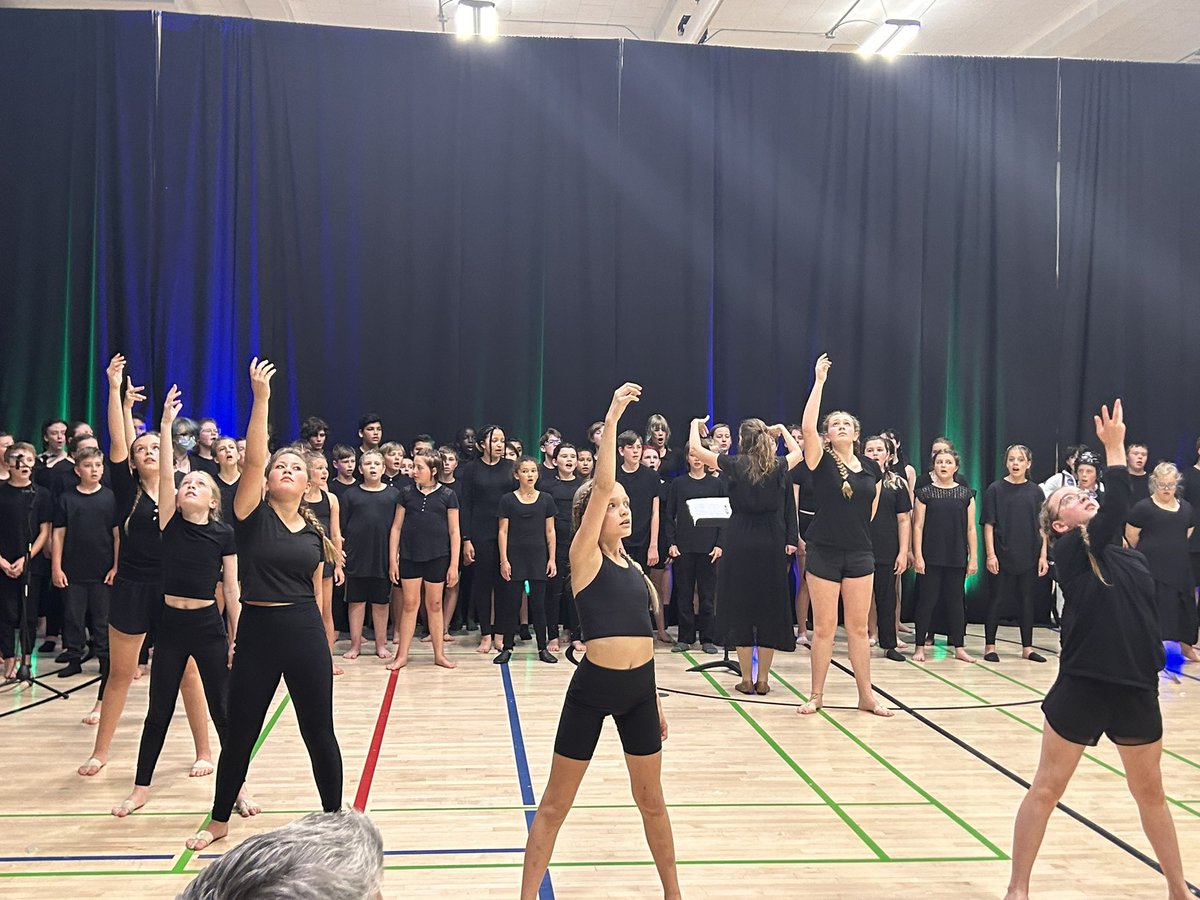 lattajayne1's tweet photo. “The Journey of Change”- KSA students learned about the Change makers in our world and they inspire us to persevere in times of struggle. #Kamloops_SD73 #artsintegration #artseducation #presentationoflearning https://t.co/arDXCwYX9y