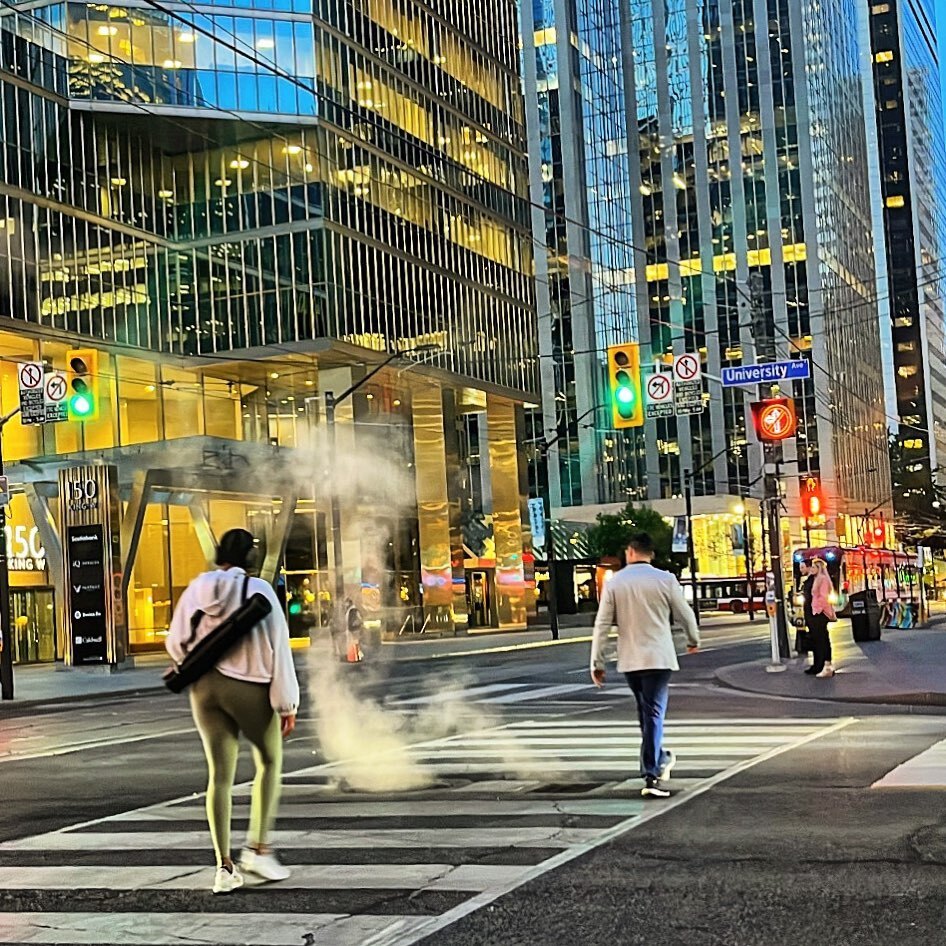 JasonParis's tweet photo. Give me steam, And how you feel can make it real, Real as any place you've been, Get a life with the dreamer's dream…
•
•
•
#toronto #ontario #canada #torontophotography #igerstoronto #urban_toronto #dusk #urban #steam #financialdistricttoronto https://t.co/DnmxmvFSMI https://t.co/8nExUzCthR