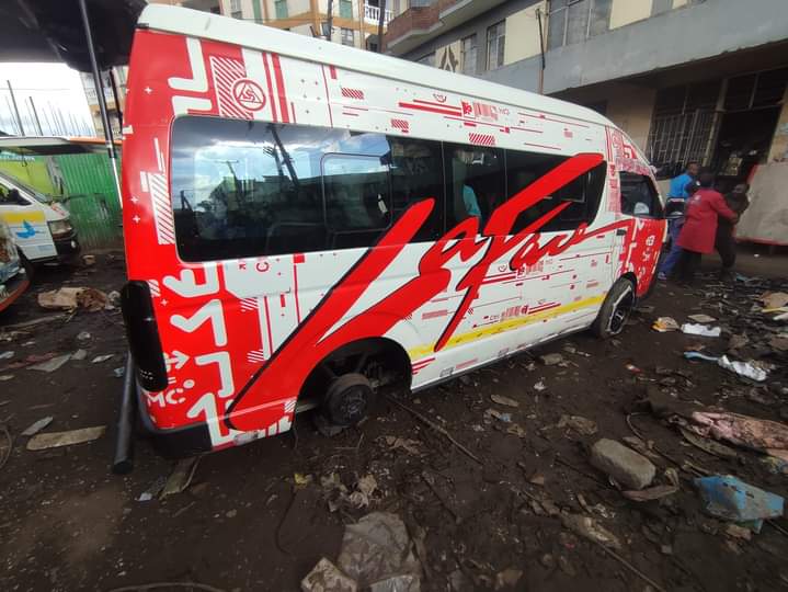 MatwanaCulture's tweet photo. #SpanishCoach LA FACE 
Designed by @babelgody
Sound &amp; Visuals by @geobeats_audioworks

#MatwanaMatatuCulture by #GraffMatwana 
☎️ (+254) 0727 213 423 (Call/WhatsApp) 
Cc @graffmatwana

#AgeOfTheCulture 
#LongLiveTheMatatuCulture https://t.co/wnmBPNw6yQ