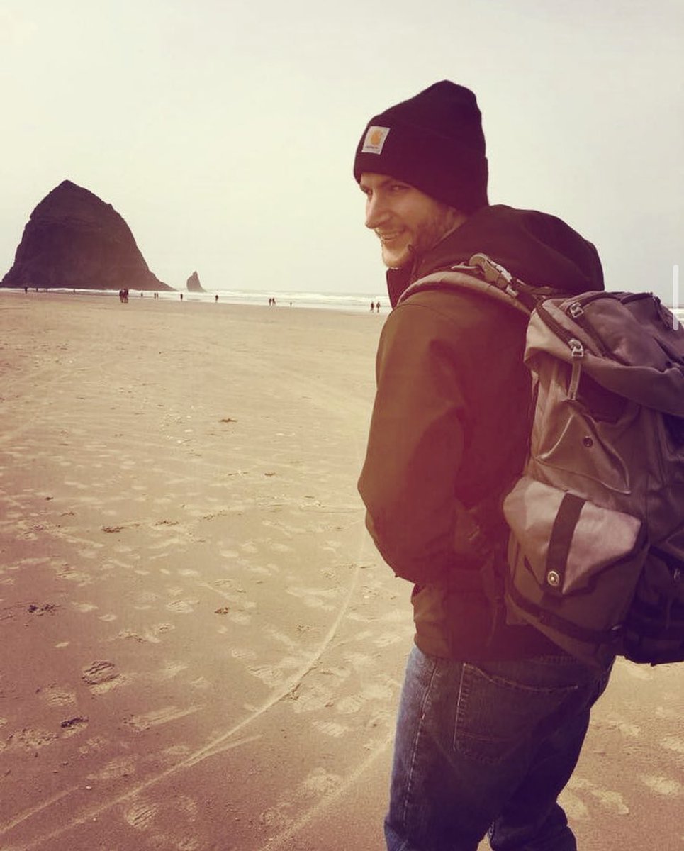 JonesRoks's tweet image. Gotta love Oregon  #haystackrock