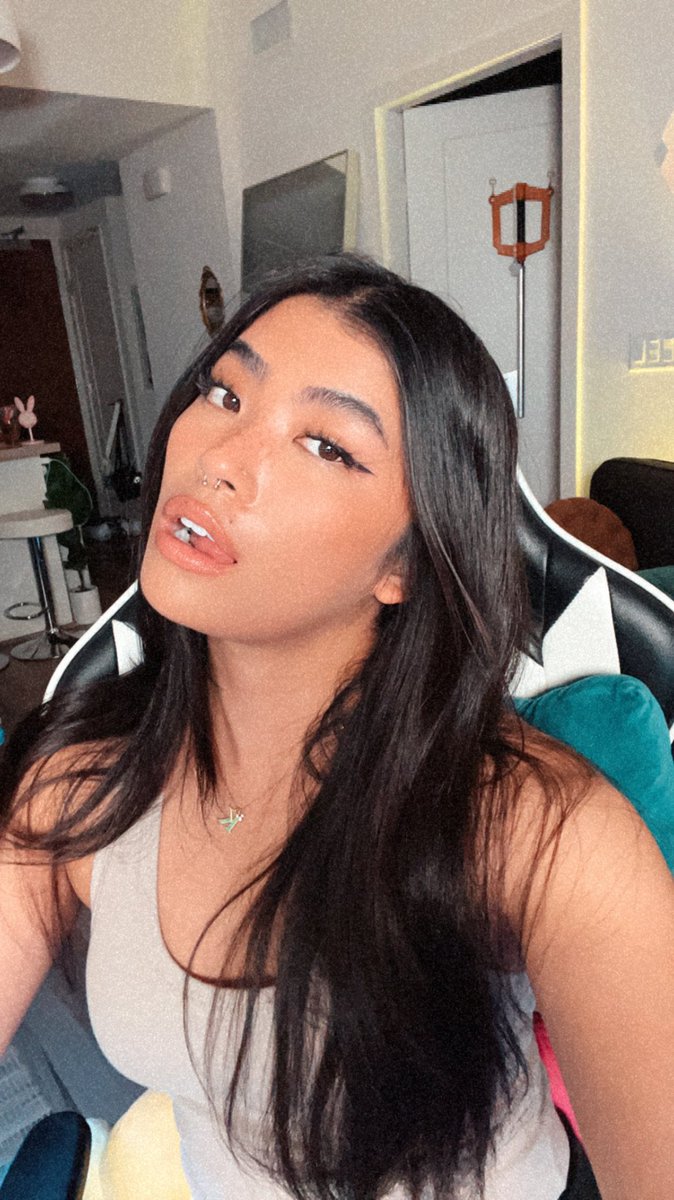 kayceeedilla on Twitter "Tune in or else 😠"