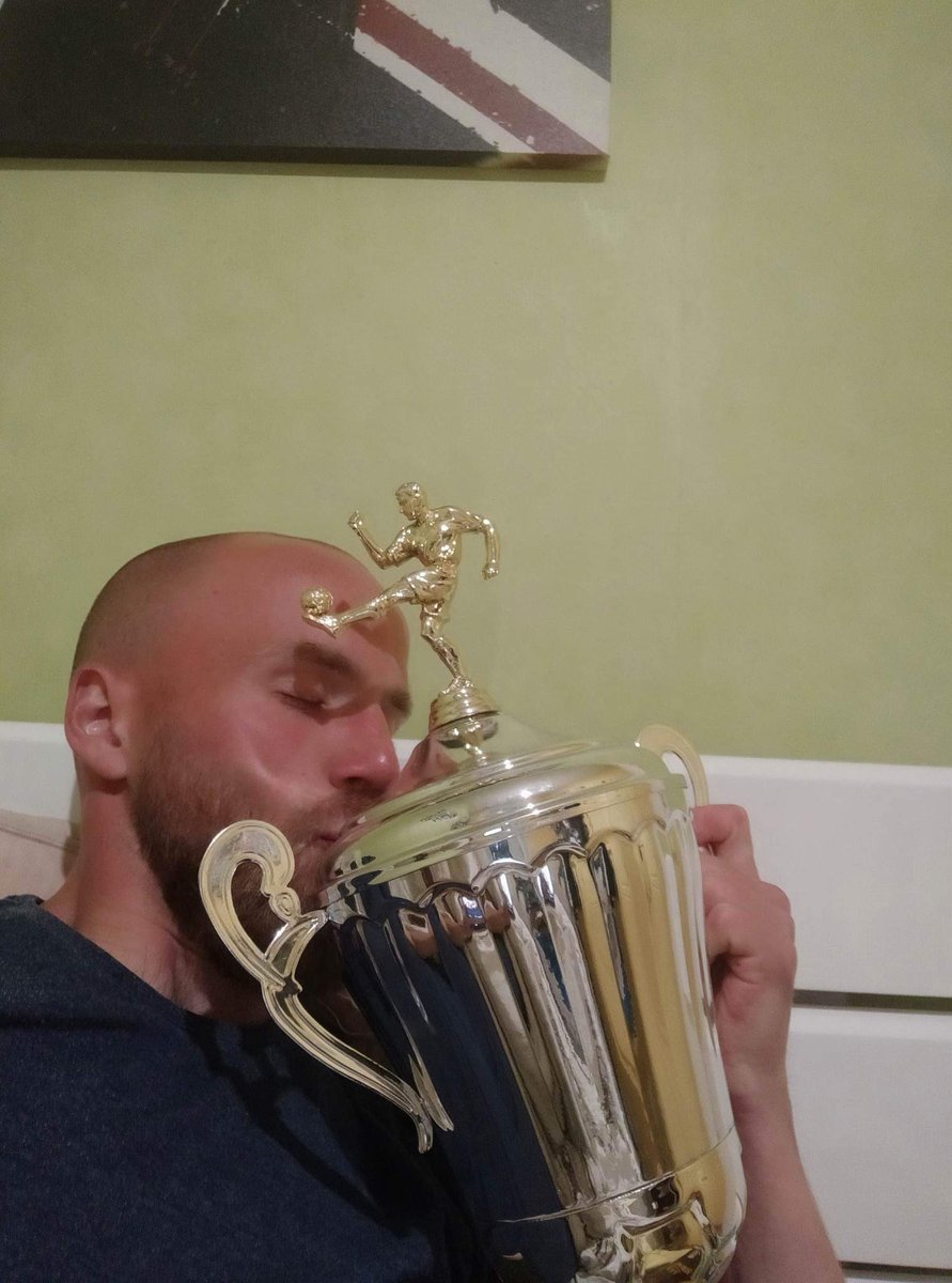 ChretienFans's tweet photo. Encore une coupe de gagnée 
Encore tout lmonde va m’sucer
Paske la R3 j’marche dessus 
Qui c’est lprochain a mséçu https://t.co/bYAgqFwuPg