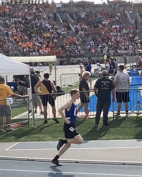 ogden_track's tweet photo. Great job today by the boys 4x800 team!  The ran a season best today by 6 seconds! #breakrecords https://t.co/AwxpZyjD36