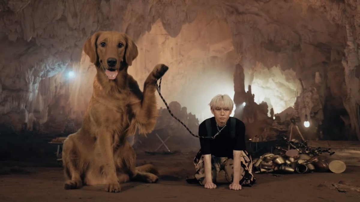 jahdiary's tweet image. what bolder, braver, and sexier? WE GOT DOGGO JUSTIN 😭 tutorial po on how to bark, @jah447798? 😭 

DI KA BASTA MAKAKAKITA NITO
@SB19Official #SB19
#SB19GENTO
#GENTO_MusicVideoOutNow