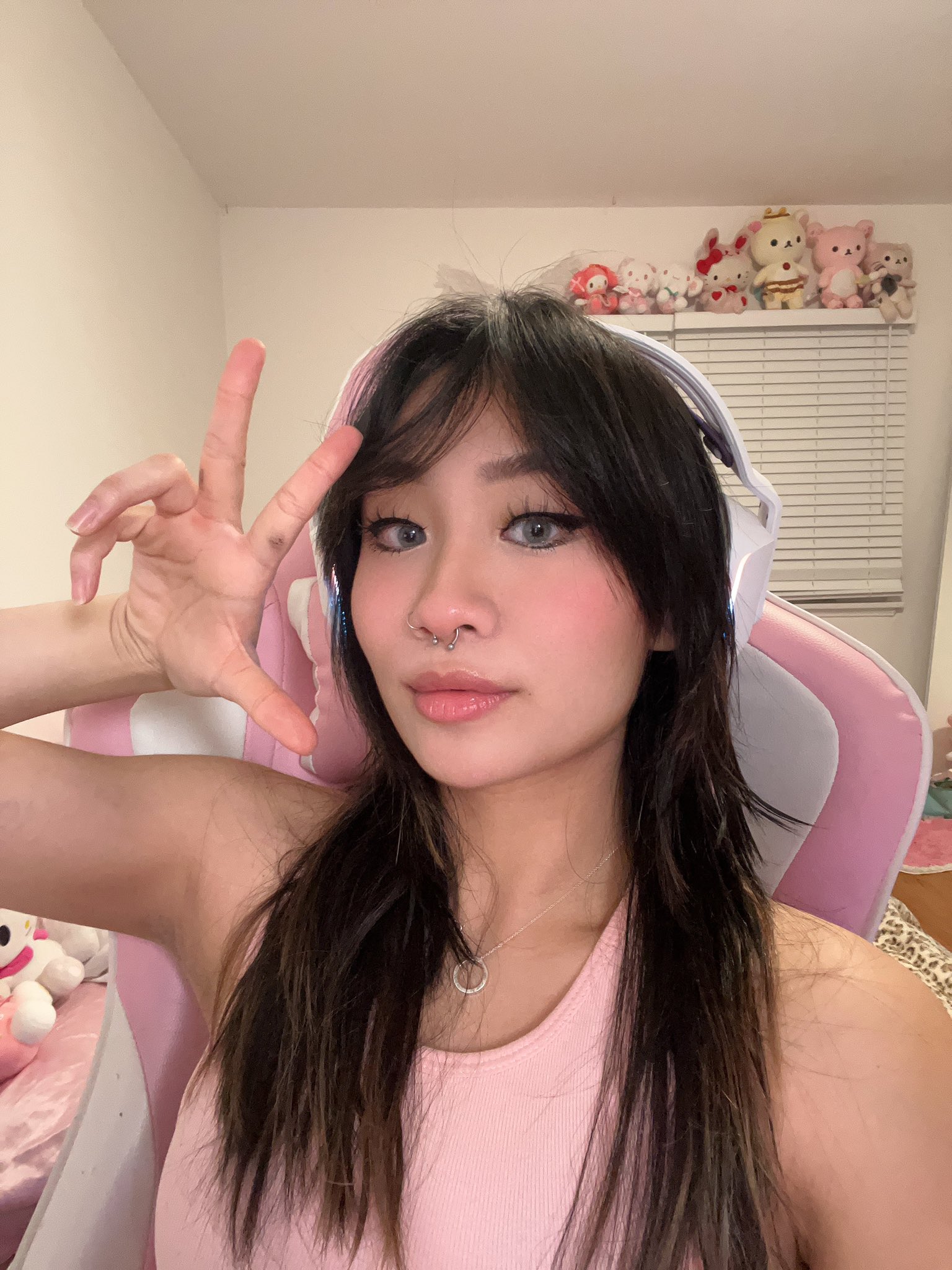 tiff on X: petite and vulnerable t.coZLPdEPKAE0  t.colhM4MwDYLV  X