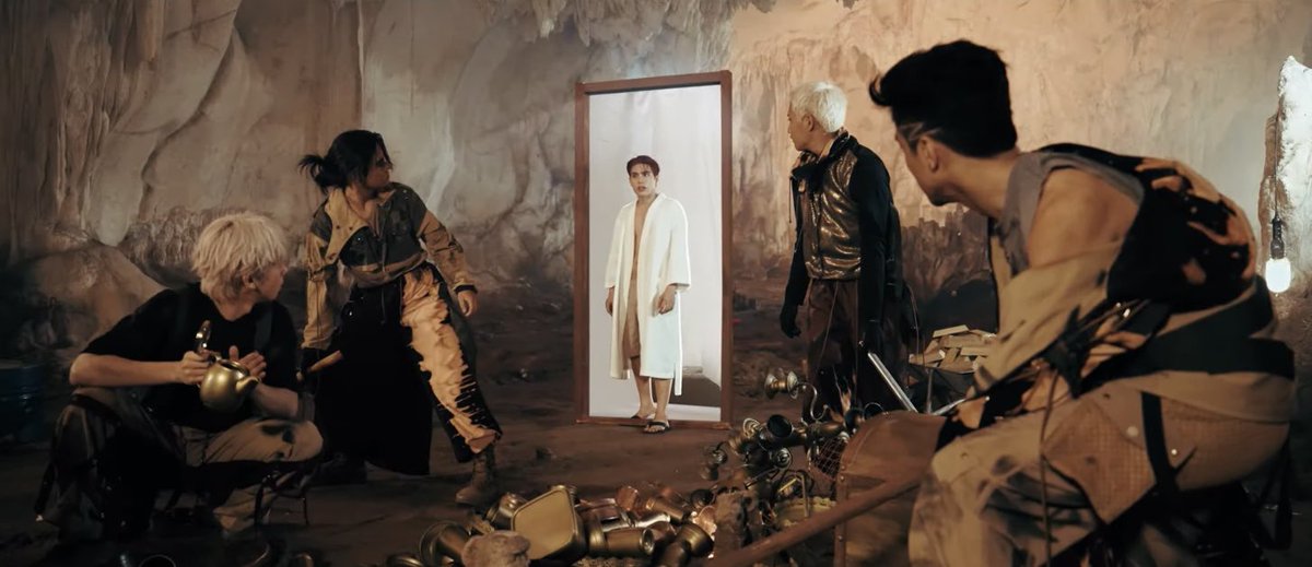 inquirerdotnet's tweet image. ‘KAHIT PILITIN MO HUKAYIN, HINDI MO MAKUKUHA’ 💪🏼

LOOK: SB19 has dropped their pre-released single “Gento” on Friday, May 19, which “sets the path” for their upcoming album “Pagtatag,” according to a statement. | 📷: SB19 Official/YouTube via @HMallorcaINQ