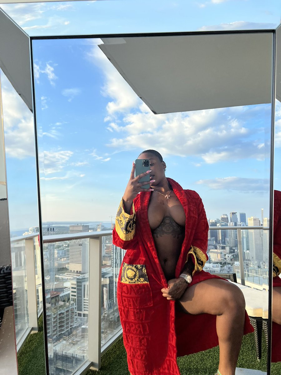 chaymeans's tweet photo. Y’all be outside tryna prove motion I be outside cause I AM THE MOTION… Don’t let it go over ya  head 🥱 https://t.co/teEETAXDMa