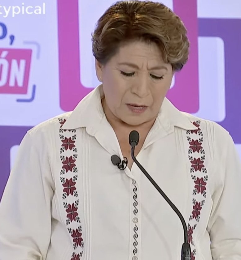 cuattro1968's tweet image. Le escribieron lo que tenía que decir, le dijeron lo que tenía que vestir y así quiere ser gobernadora.
 Que no mame.