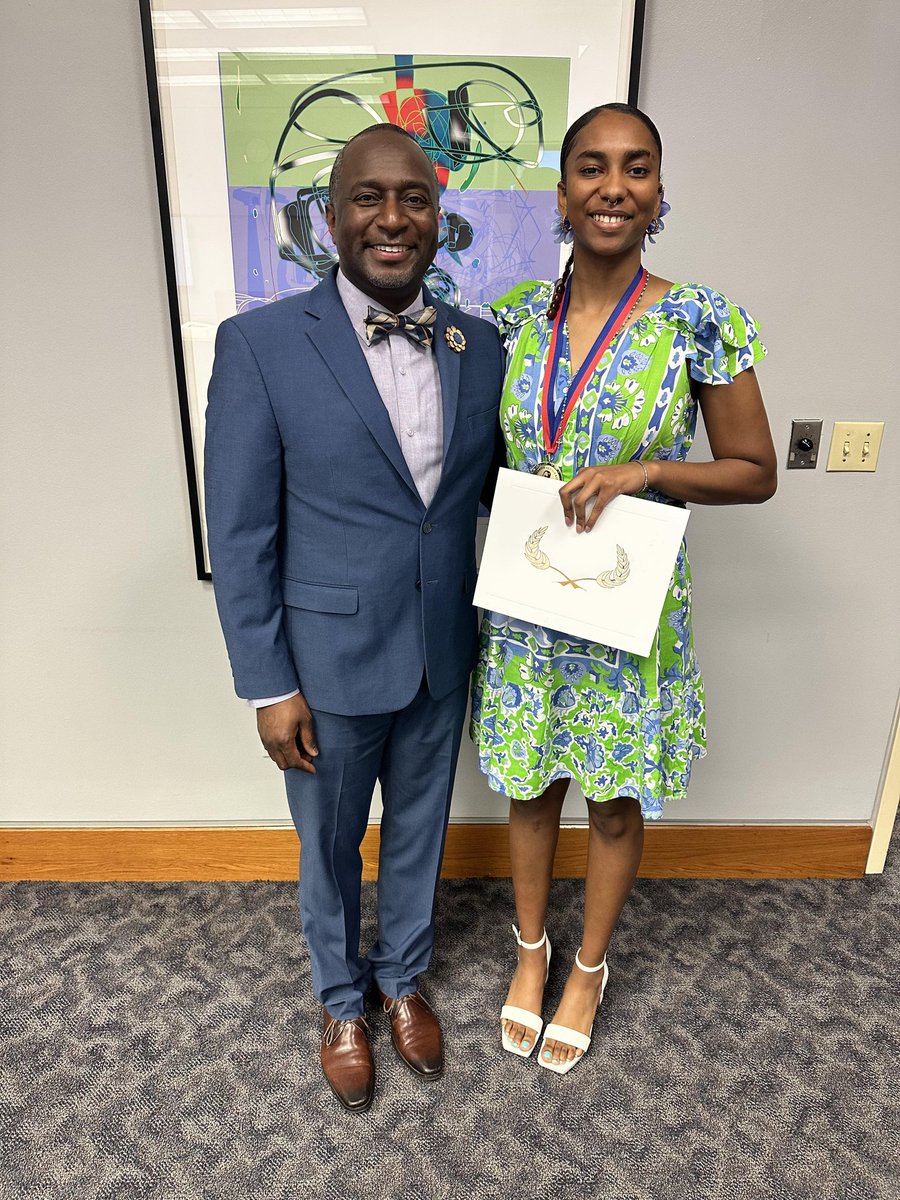 Congratulations @StovallZaadiyah for receiving the MLK Scholars Award today at the City Council Session!! Thank you <a href="/MLKCommissionSA/">SA MLK Commission</a> <a href="/COSAGOV/">City of San Antonio</a> ‼️🙌🏾💕
<a href="/JudsonISD/">Judson ISD 🍎</a> <a href="/GirlsJudson/">Judson Girls’ Basketball</a>
