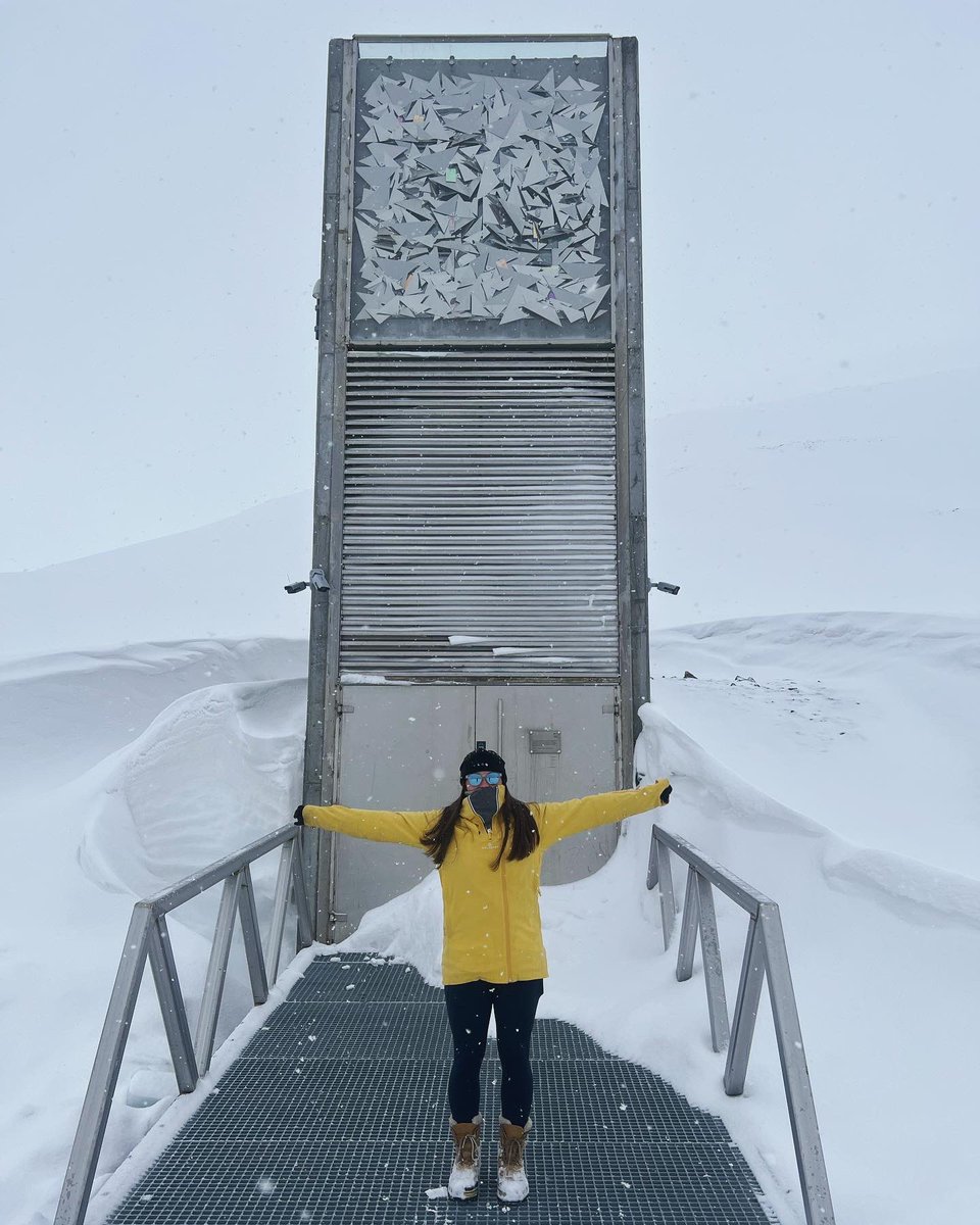 Ecologist on Tour - Svalbard Global Seed Vault 🌾

(Definitely felt like a scene from a sci-fi movie) 

#svalbard #seedvault #arcticadventures #ecologistontour