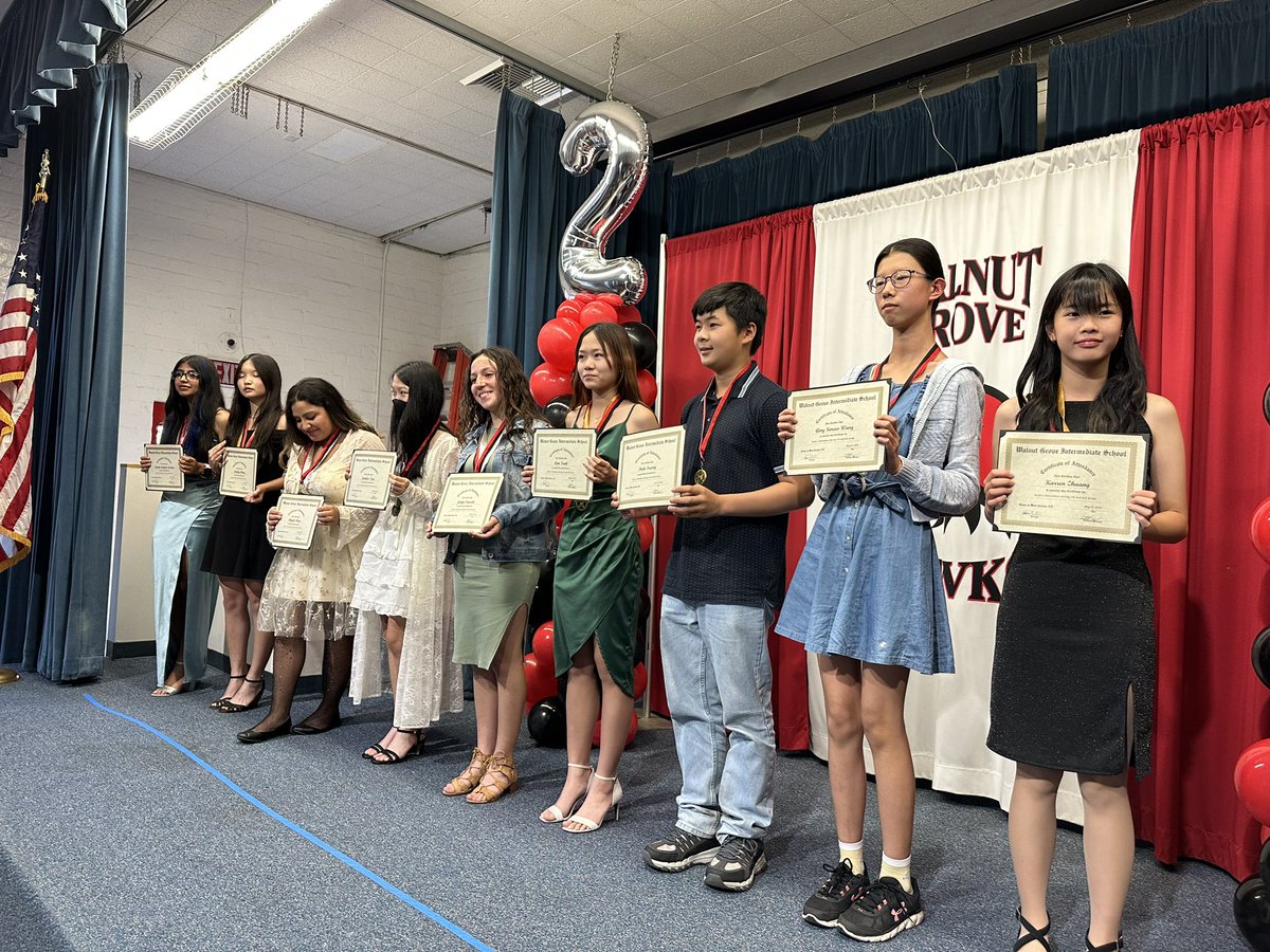WalnutGroveInt's tweet photo. Congratulations to all of our 8th Grade Award recipients! All of your hard work paid off and we are so proud of you!β₯οΈπ€π€#wgis #8thgradeawards #walnutgrove #awardsnight #wcusd #wgispride #hawkspirit @WalnutGroveInt @WestCovinaUSD https://t.co/i5334XhAZ4