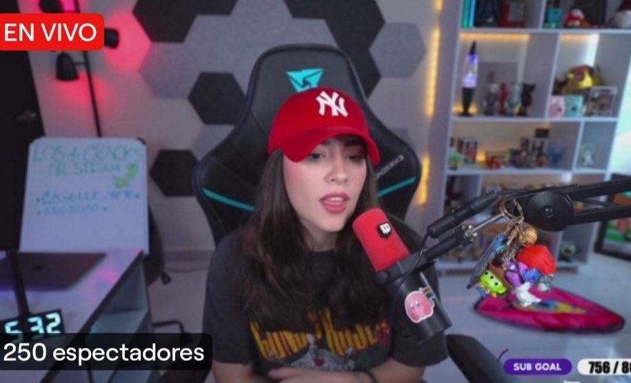 daniela1421_'s tweet photo. Disfruto mucho sus streams siempre, gracias por el de hoy, la quiero mucho lic🥰 https://t.co/duxNwgDNUz