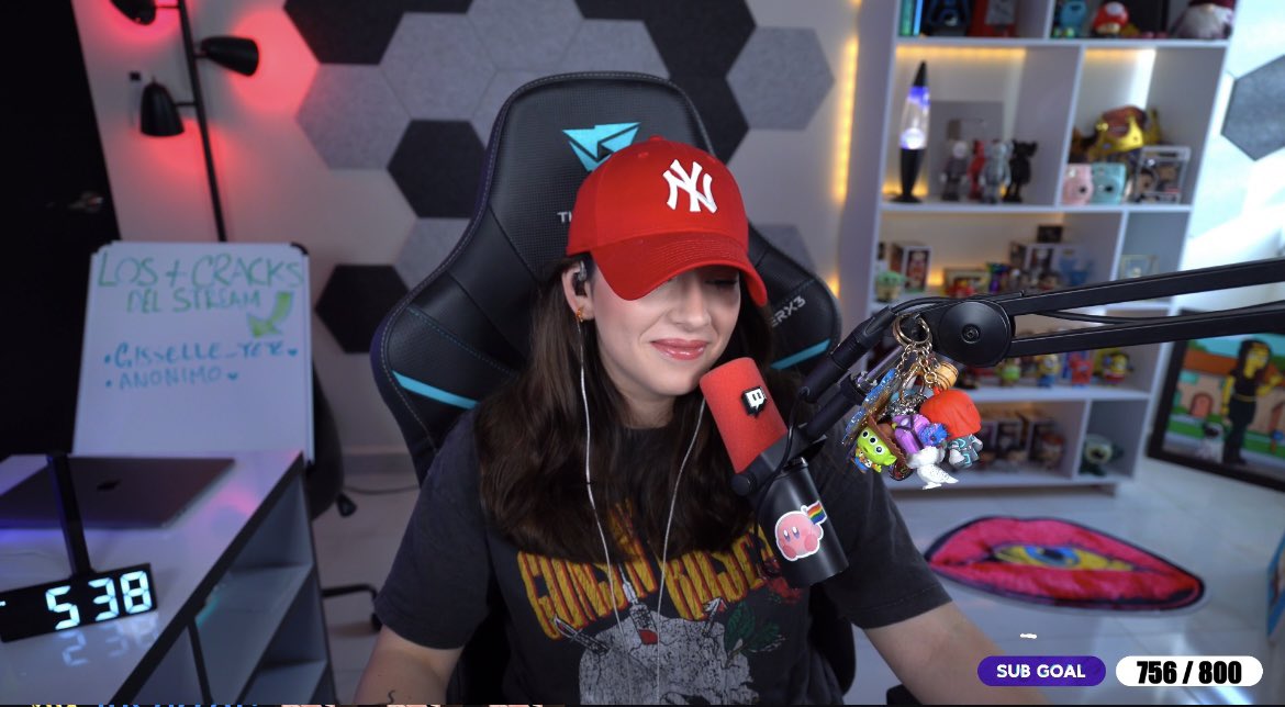 AlePaulladaa14's tweet photo. Gracias por el stream de hoy licu, que descanse, la quiero mucho❤️‍🩹🫂 https://t.co/FiZzOhOLCa