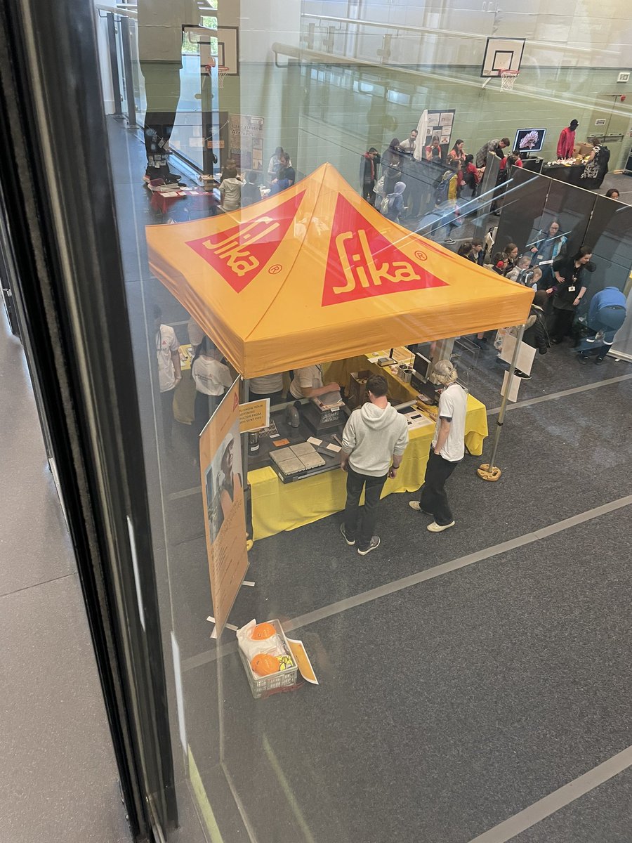 SarahPeake12's tweet photo. Day 2 at the #LancSciFest with @SikaLimited Talking all things Slip, Stretch & Slip with KS2 & introducing them to some of the science behind the #construction materials #SDG4 #MoreValueLessImpact #STEMAmbassador #SikaScience https://t.co/gYit9Kj26X