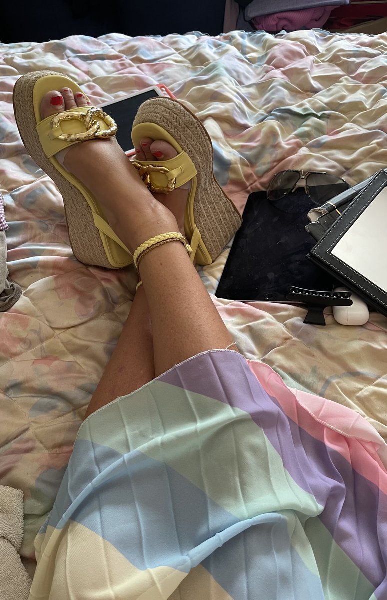 LynzP01's tweet photo. Now the nice weather is here, itโs time to rock the #prettypastels #pretty #pastels #rainbow #pleated #pleateddress https://t.co/t7Vn1onmgH