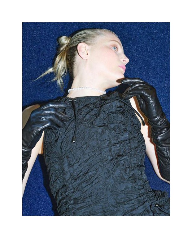 paper_muse's tweet photo. #SelfServiceMagazine #봄여름호/ https://t.co/AnWHpYct92: THE OBSESSIONS #GuineverevanSeenus, Photo #LivLiberg, Styling #SuzanneKoller
#SS23 #패션사진 #패션화보 https://t.co/wWgBsEykpY