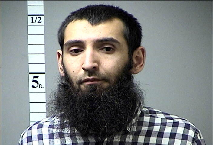 Kayahanuygur's tweet photo. New York'ta kamyonuyla bisikletlileri ezerek 8 kişiyi öldüren sığınmacı Seyfullo Saipov 8 kez müebbet cezasına çarptırıldı. Mahkemede 'Müslümanlar mağdur' dedi. Adam öldürmek dua etmenin en üst biçimidir şeklinde konuştu. Jürinin cevabı "sen çöpsün" oldu.
https://t.co/K1RojlzjPX https://t.co/KKoORpBuaj