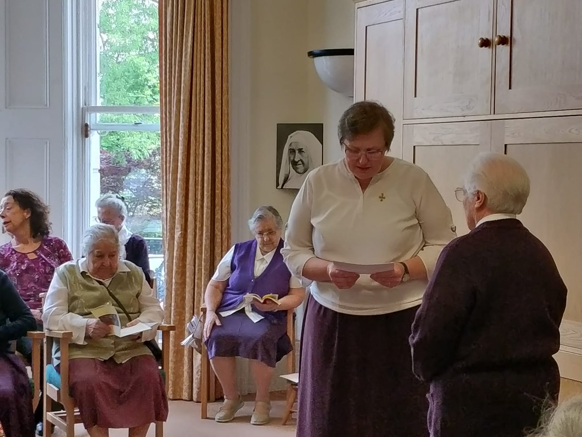 AssumptionRA's tweet image. Congratulations to Sr Dangoule who made her first vows in France, her final vows in Lithuania and is now celebrating her silver jubilee (25 years of religious life) in the UK. Please keep her in your prayers as she continues her wonderful vocational journey.