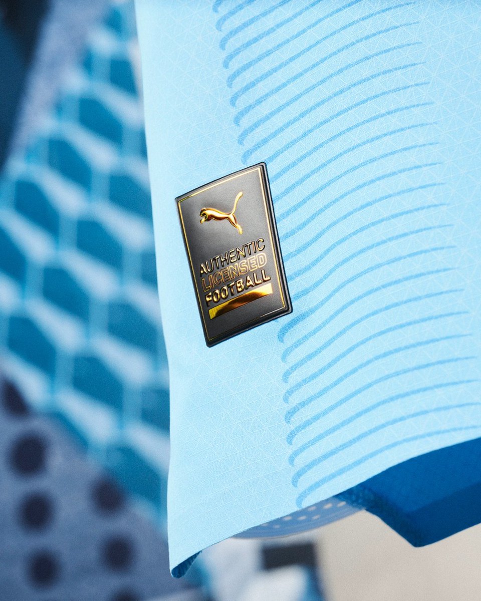 ElProfesori_'s tweet photo. PUMA today launches the 2023/24 Manchester City Home kit, celebrating the 20th anniversary of the club’s historic move to the Etihad Stadium. https://t.co/ymimiPQ9g7 🔵⚪ #NothingButFootball #PUMAFootball #PUMA #DiskiFans https://t.co/ZWz5e08Bq3