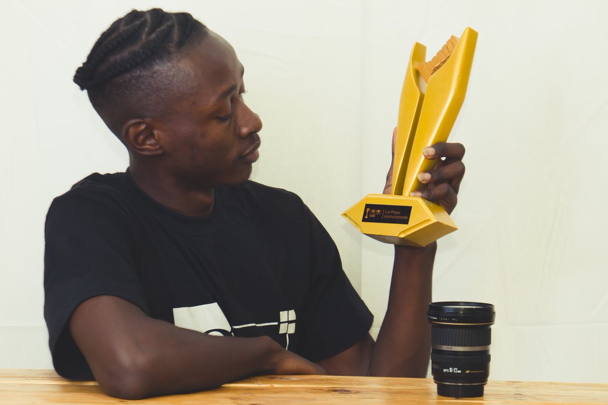 🔴 Pour précision, ce fut ma toute première participation à une compétition de photographie sur le plan international. Car même chez moi en #Guinée, je n'ai jamais été nominé à quoi que ce soit. 

Pourtant il y a des compétitions dédiées à la jeunesse toute l'année.