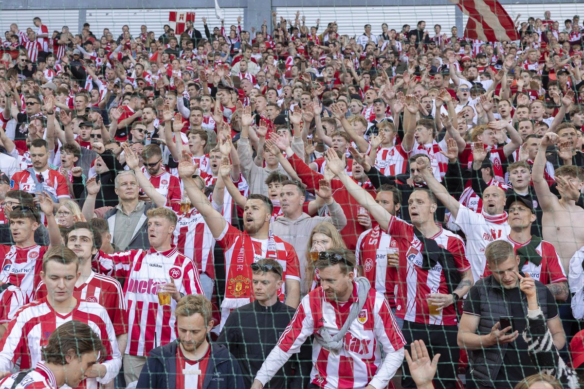 aabsportdk's tweet image. Utrolig flot fremmøde og opbakning i Parken i går 🙌
Vi ses igen på Aalborg Portland Park allerede på søndag kl. 14.00 🔴⚪️🔴
Gør som flere end 10.000 andre AaB-fans og køb billetter på billet.aabsport.dk 🎟️
#AaB #SuperAaB #HeleNordjyllandsHold #sldk #Pokalen