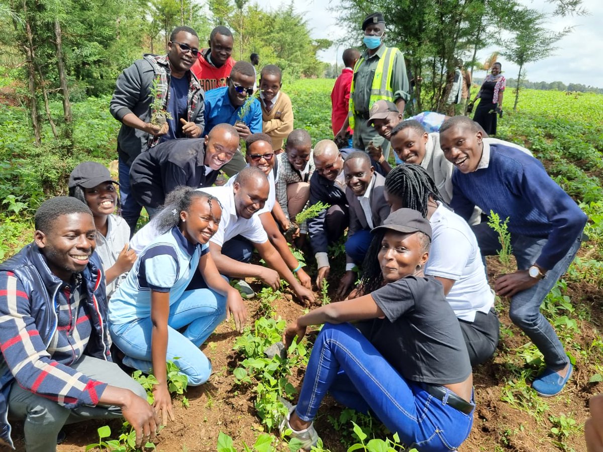 BiancaNaom1's tweet photo. Egerton University students undertaking the noble exercise of tree planting! This guarantees all-round protection of the existing tree cover and fully supports the greenification programs that strive to evade the debilitating drought and famine.  PCS Musalia.
#OPCSTreePlanting https://t.co/yAwt09A69I
