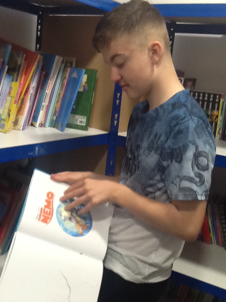 Pupils form CEDAR enjoyed their weekly trip to the school library today #literacytrust