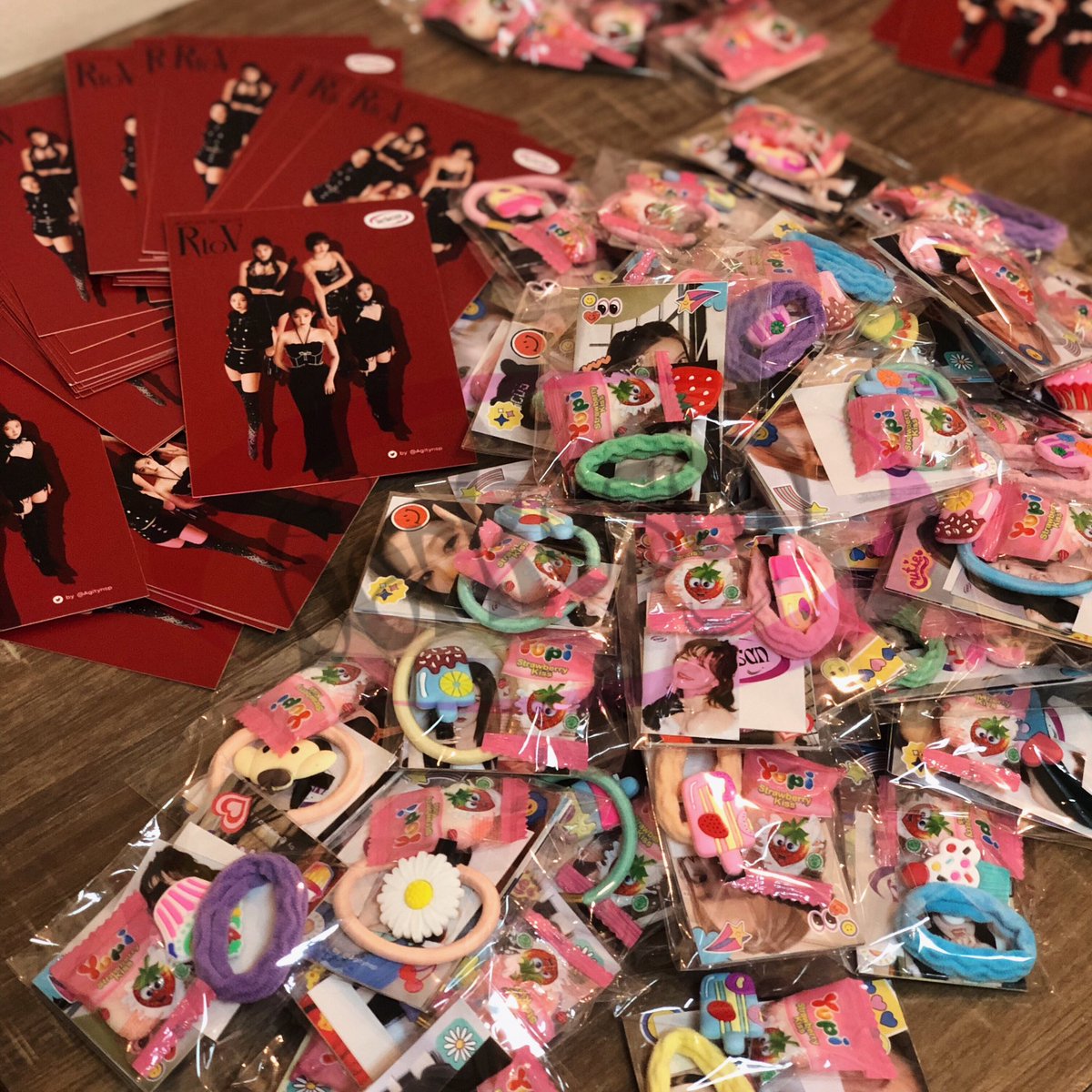 akhirnya beres packing 50++ buat freebies nyaaa! semoga kaloan beruntung yaa luv luv 🫶🏻