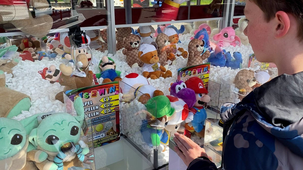 Budgetkermis in volle gang ondanks onzekere tijden - omroeptilburg.nl/nieuws/budgetk…