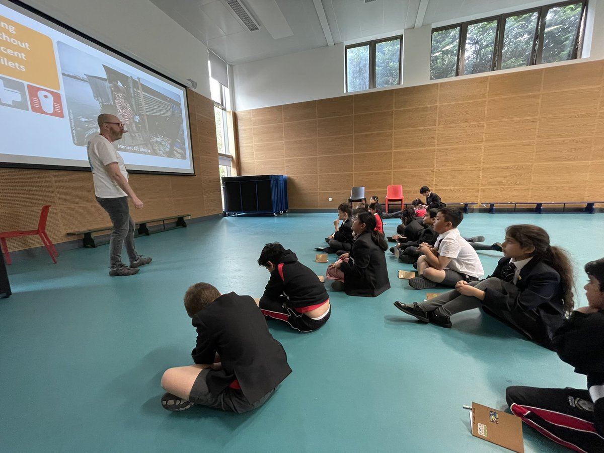 DHP_at_NHIJS's tweet photo. 3M are very engaged with their talk from Water Aid as part of today’s STEM sessions. #somuchmore #somuchscience https://t.co/geEyBUF35w