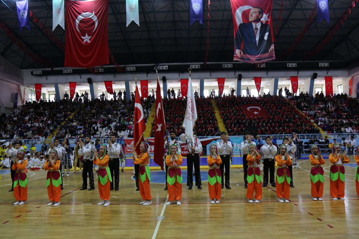 bozokedutr's tweet photo. Rektörümüz Prof. Dr. Ahmet Karadağ, 19 Mayıs Atatürk'ü Anma Gençlik ve Spor Bayramı dolayısıyla Rıza Kayaalp Spor Salonunda düzenlenen kutlama etkinliklerine katıldı.

#yozgatbozoküniversitesi https://t.co/01cKucm9be
